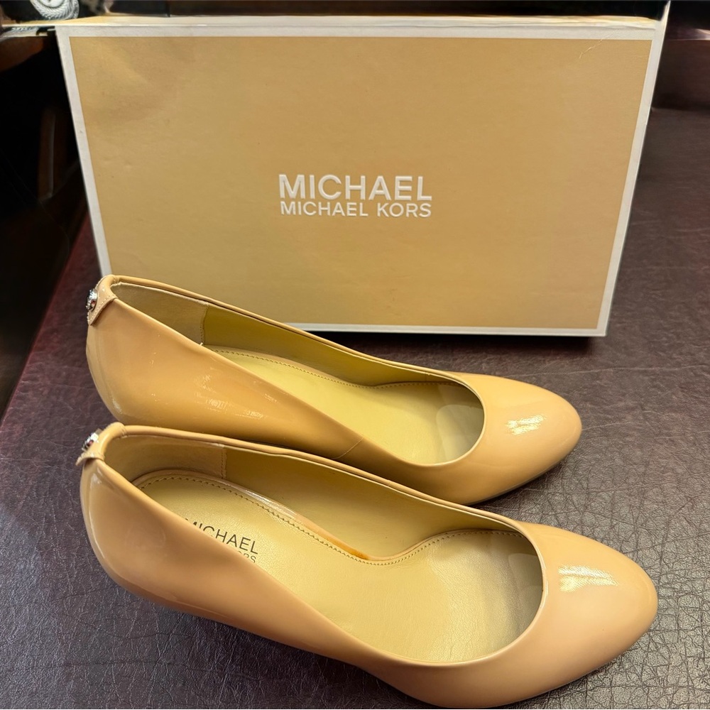 Michael Kors MK-Flex patent pumps - Size 9